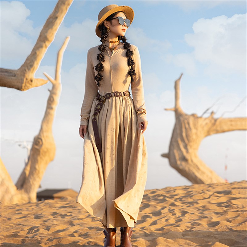 理想三旬女装秋装废土风复古卡其色针织拼接连衣裙长裙