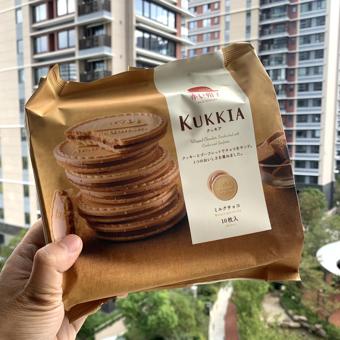 日本进口零食KUKKIA千鹏红帽子抹茶牛奶巧克力夹心薄脆饼干 干10