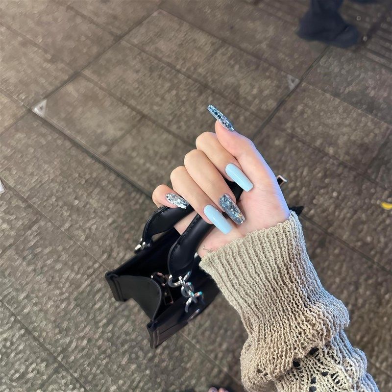 2025新款高级显白蓝色纯色爆闪亮片中长款纯手工穿戴甲可拆卸孕妇,彩妆/香水/美妆工具,穿戴甲/甲片,淘宝优惠券,粉丝福利购,淘宝优惠卷