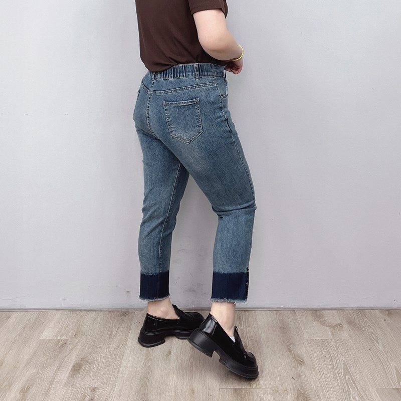 直筒牛仔裤女大码胖mm梨型身材2023春秋开叉高腰显瘦烟管九分裤子