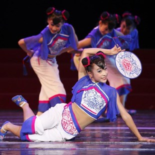 荷花奖小嫚群舞小曼舞蹈演出服儿童民族秧歌表演服古典扇子舞服装