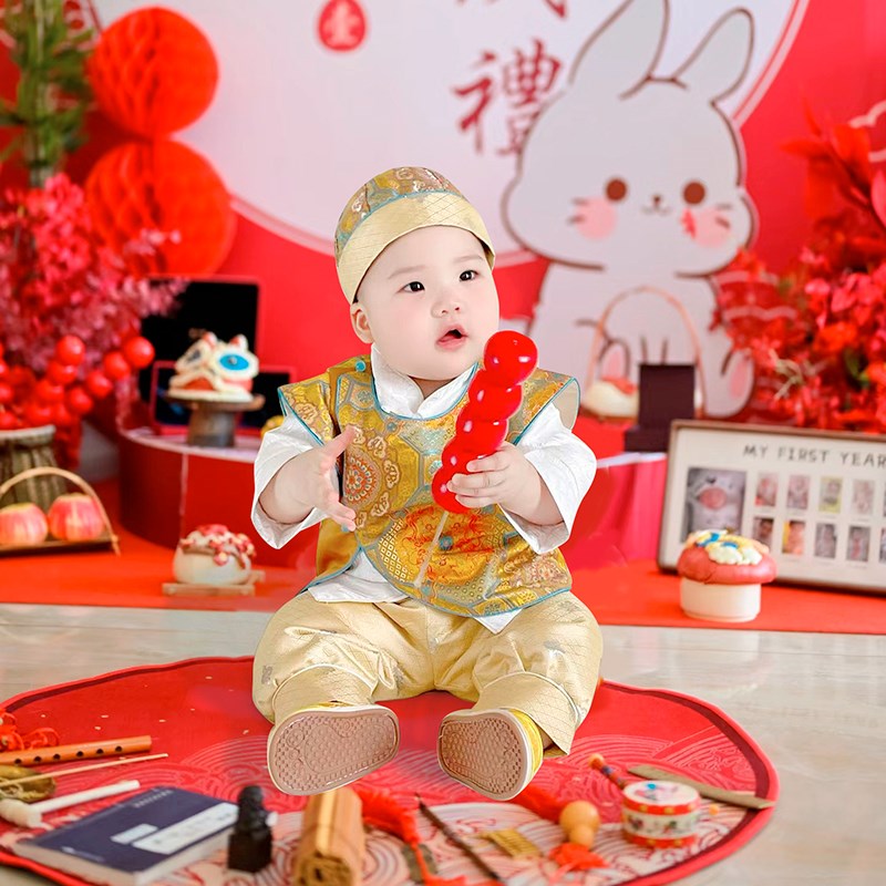周岁礼服男宝宝秋季金色套装婴儿百日宴男童抓周服新中式一岁冠衣