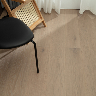 翘楚纯三层地板原木色橡木实木复合地暖锁扣家用ENF环保1.9米大板