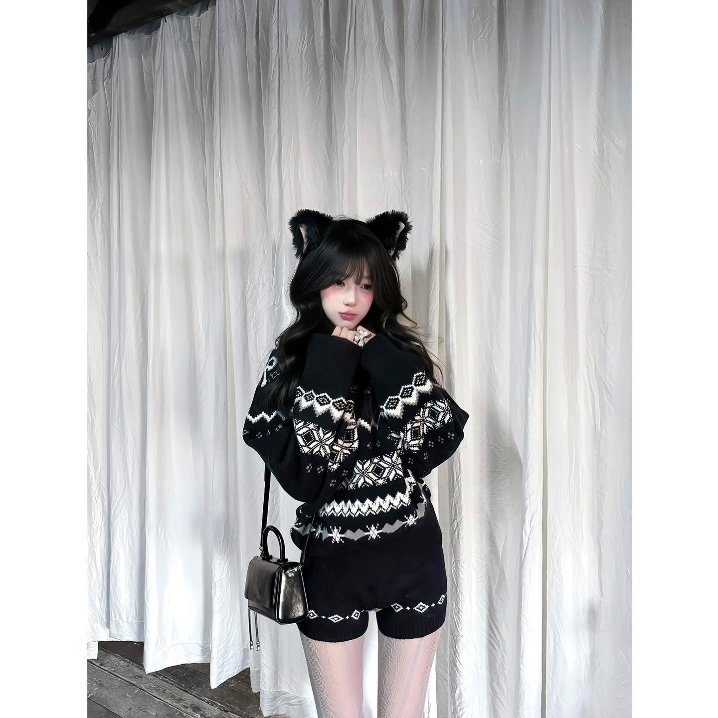 氛围感软糯费尔岛高领套头保暖毛衣搭黑色高腰休闲针织短裤套装女,女装/女士精品,时尚套装,淘宝优惠券,粉丝福利购,淘宝优惠卷