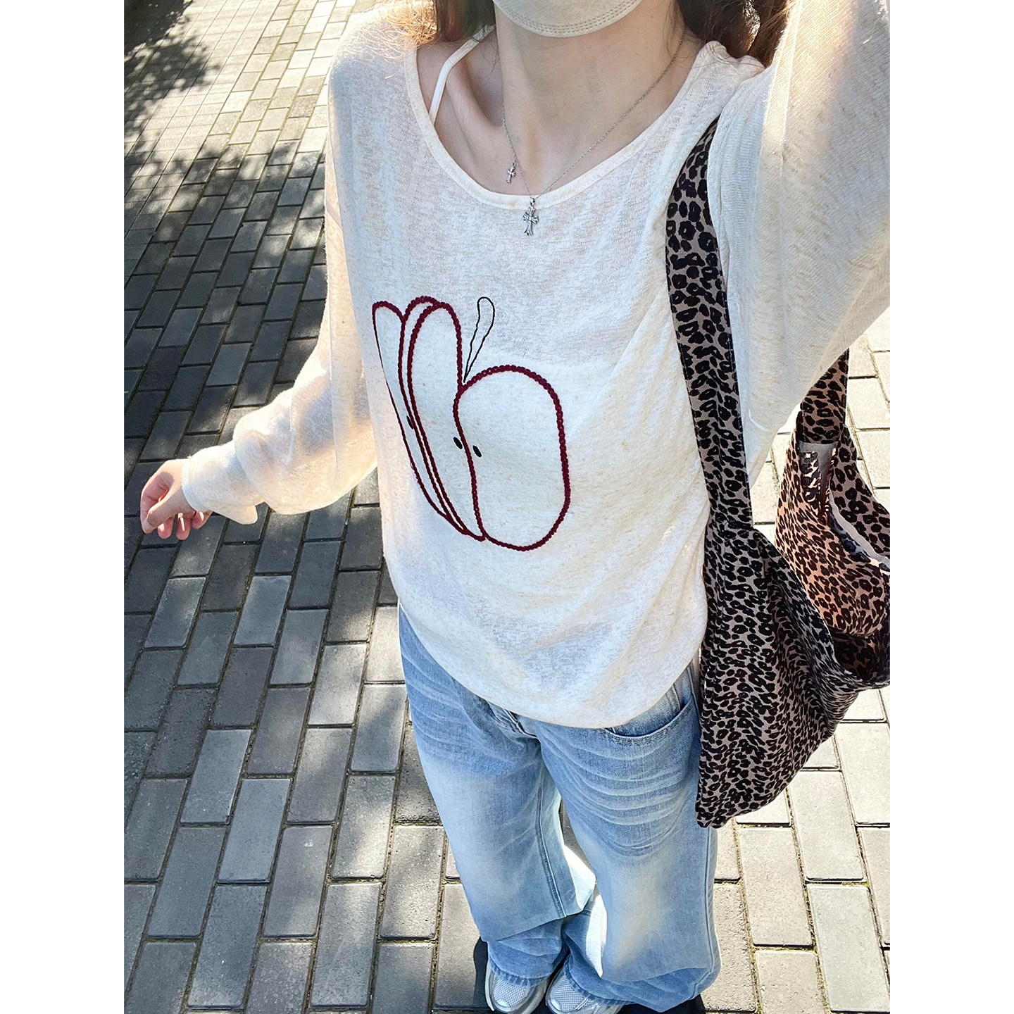 纯欲设计感苹果印花长袖套头别致T恤女新款宽松显瘦防晒罩衫上衣,女装/女士精品,T恤,淘宝优惠券,粉丝福利购,淘宝优惠卷