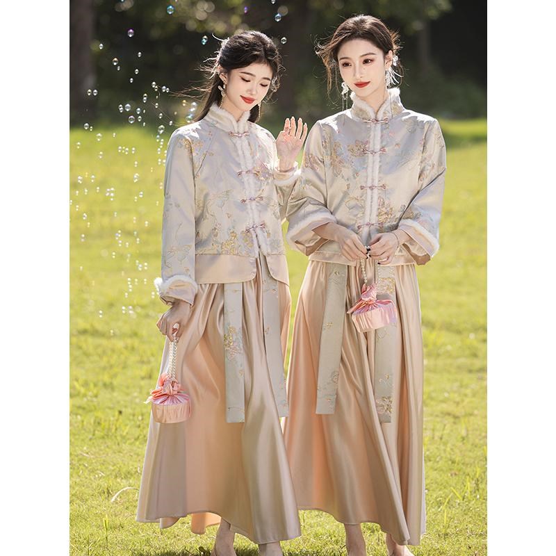 新中式伴娘服2024新款秋冬季姐妹团礼服裙女国风旗袍高级感配秀禾