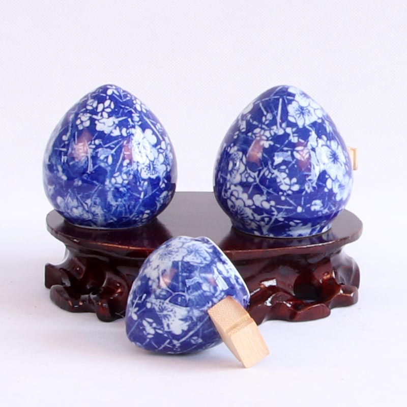 新款画眉满花陶瓷鸟食杯八哥鹩哥鸡心杯画眉喜鹊鸟笼鸡心杯食盒