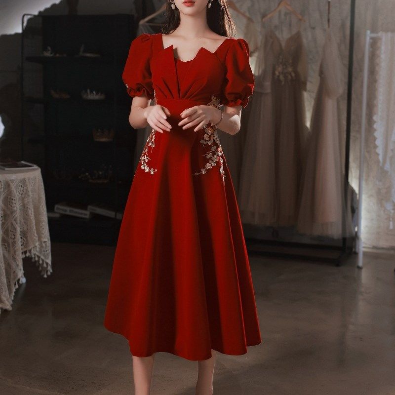 红色敬酒服新娘优雅日常高级感小个子平时可穿订婚礼服回门连衣裙