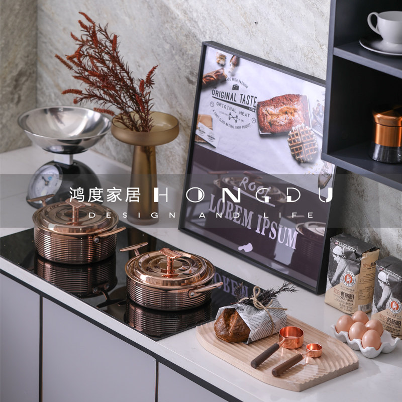 样板房间厨房整体橱柜饰品摆件软装搭配套装不锈钢锅具砧板装饰画