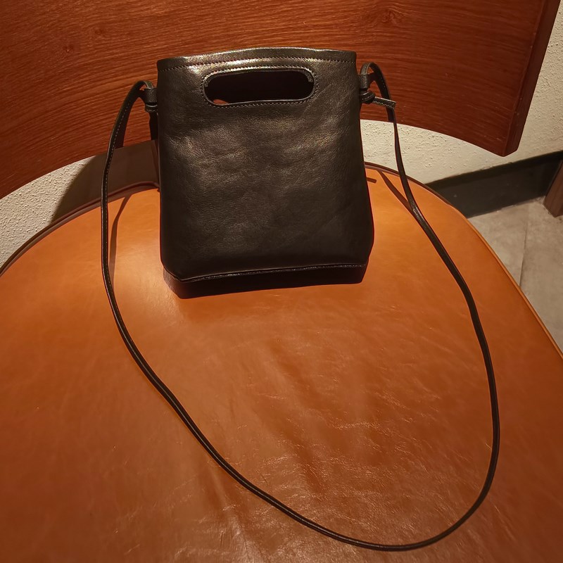 轻奢复古极简竖款头层牛皮t手提森系小方包女士托特单肩手机斜挎