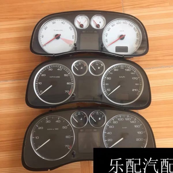 汽车仪表盘适配标致307仪表总成原装组合汽车水温表里程表转速表