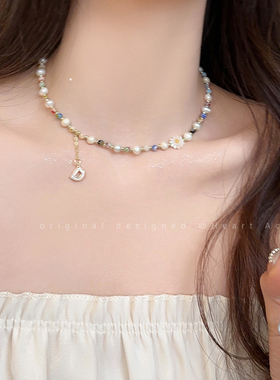 彩色雏菊字母珍珠串珠项链女2023年新款潮春夏颈链森系甜美锁骨链