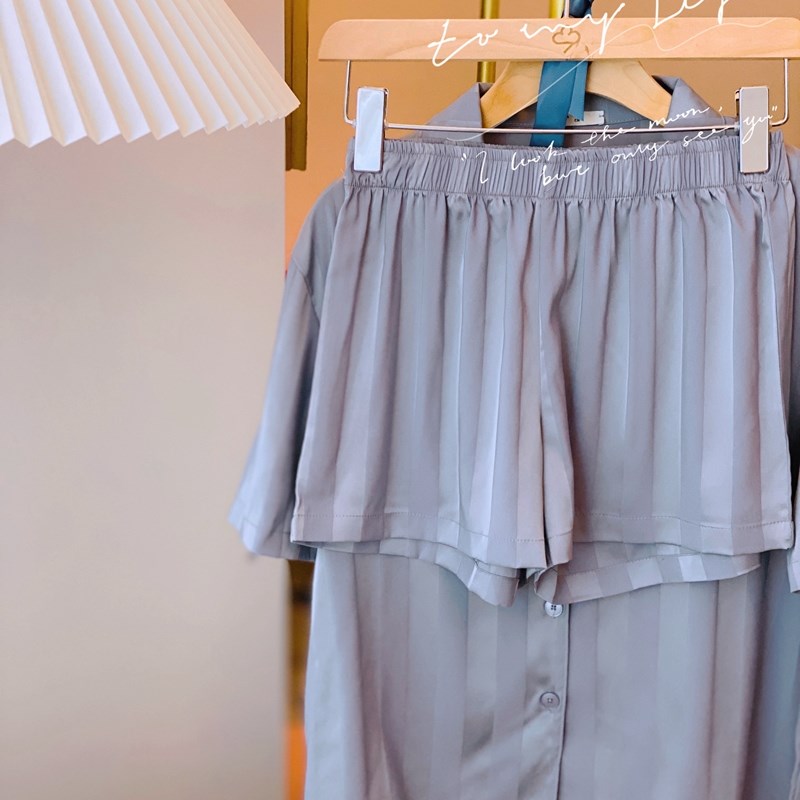 o家睡衣 简约显白条纹图案丝绸面料夏季短袖短裤家居服套装可外穿
