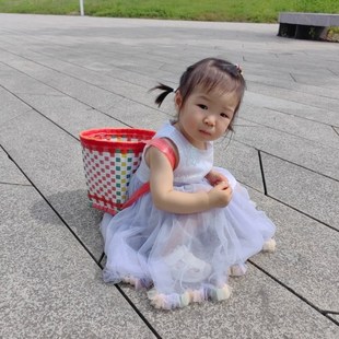 四川纯手工编织塑料儿童舞蹈道具表演幼儿园游戏小背篓大背篼