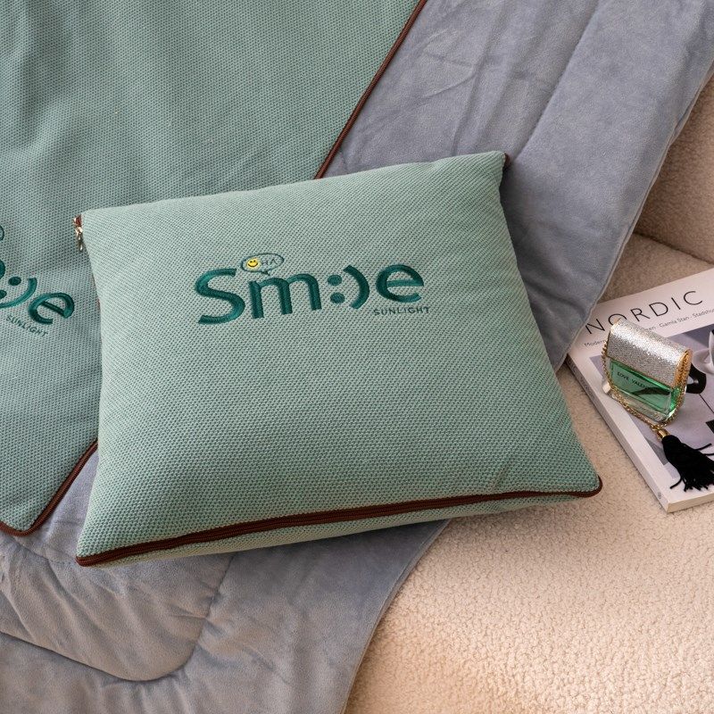 加厚水晶绒抱枕被子两用二合一午休枕头被汽车靠枕办公室午睡毯子