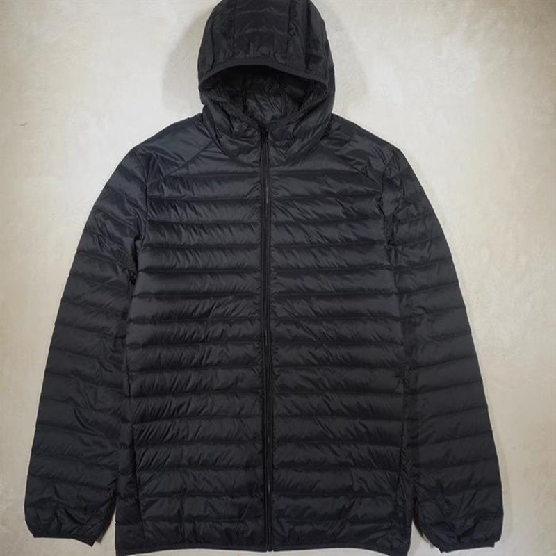 大码男士简约纯i色连帽轻薄款休闲羽绒服防水面料防风雨锁暖功能