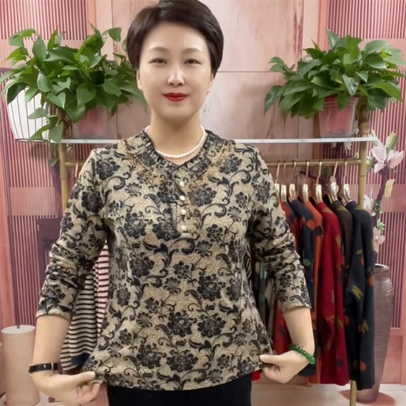 秋冬款v领四粒扣加绒保暖妈妈装民族风舒M适内搭中老年女装打底衫