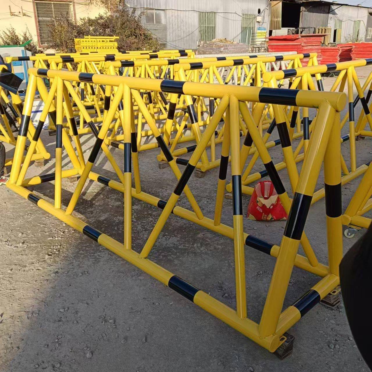 学校门口安全路障防护围栏加厚镀锌管防冲撞黄黑拒马移动拒马护栏