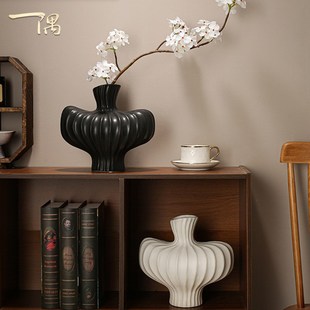 法式现代艺术花瓶摆件高级感客A厅电视柜玄关样板间民宿侘寂风花