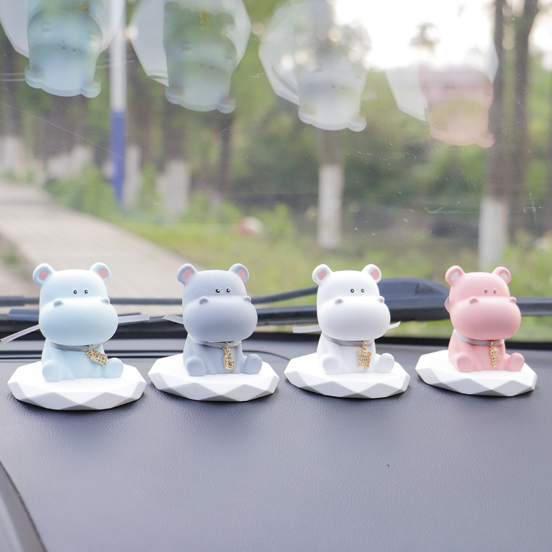 2023新款小河马汽车摆件创意可爱卡通车载内饰用品香薰公仔玩偶