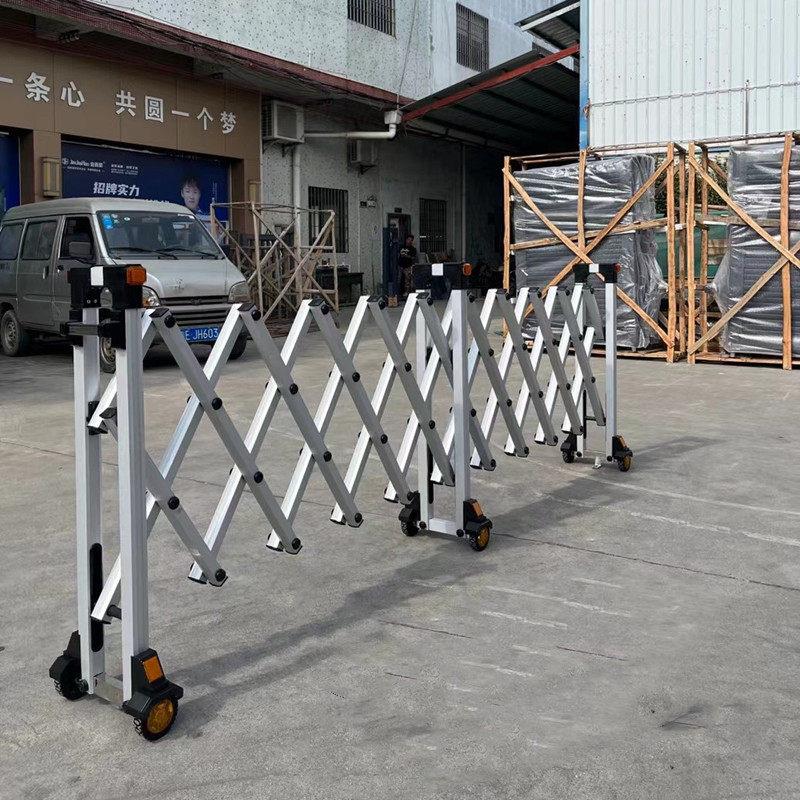 手动折叠学校幼儿园伸缩门庭院大门高速路障移动护栏施工收缩围栏