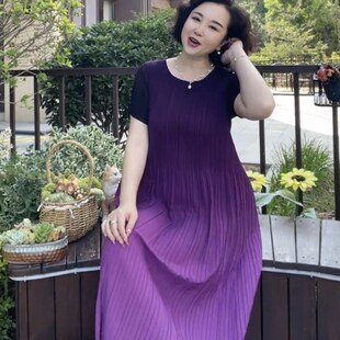 2023夏季新款高端褶皱渐变色连衣裙圆领高弹力舒适大码气质百褶裙