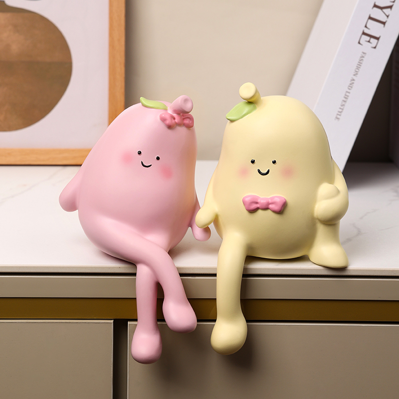 抱抱梨摆件吊脚娃娃创意家居装饰品书架客厅柜情侣结婚礼物送新人