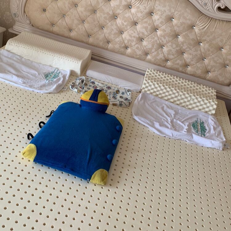 泰国素萬那普机场SA-带回乳胶枕头按摩枕高低成人枕儿童枕靠垫U枕