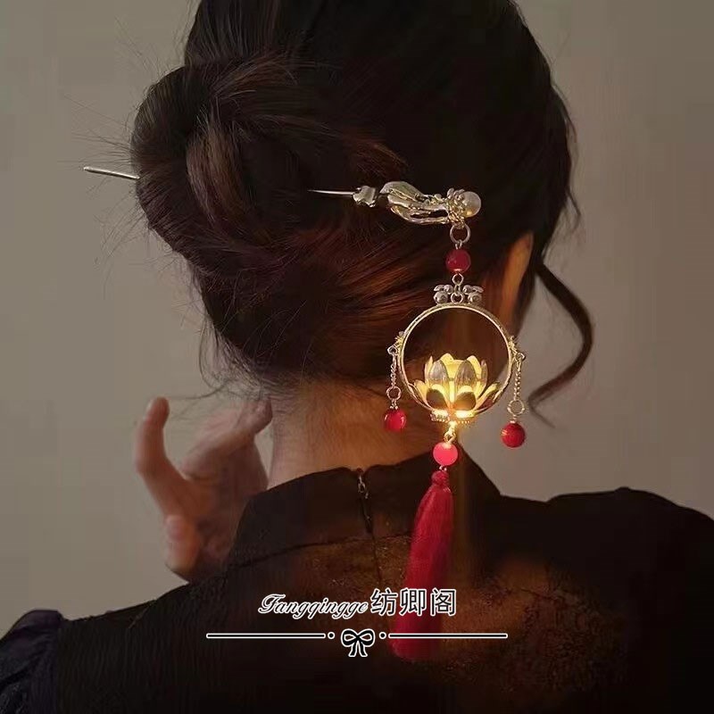 步摇流苏发簪红色古风汉服配饰马面裙盘发新中式订婚结婚新娘头饰