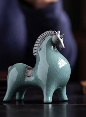 新中式哥窑小唐马摆件陶瓷动物独角马创意家居客厅茶道桌面装饰品