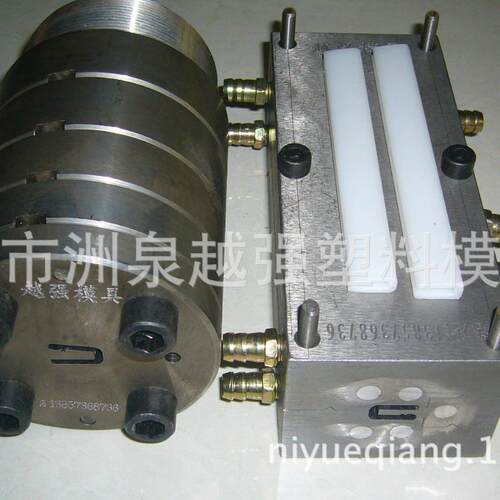 供应PS挤 出塑模具 箱料卡冰条模具冰箱KCA装饰条挤出模具