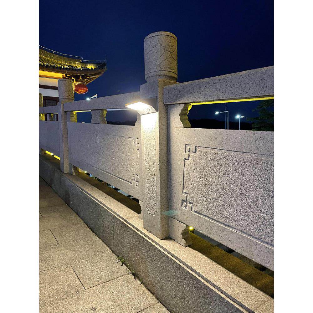 太阳能户外灯家用庭院灯不锈钢感应壁灯院子大门室外防水照明路灯