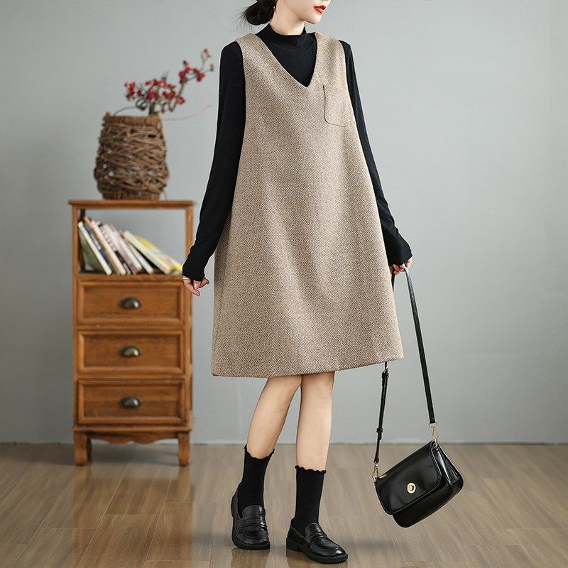 灰色毛呢背心高端连衣裙2024秋冬新款V领无袖中长款外穿马甲裙女