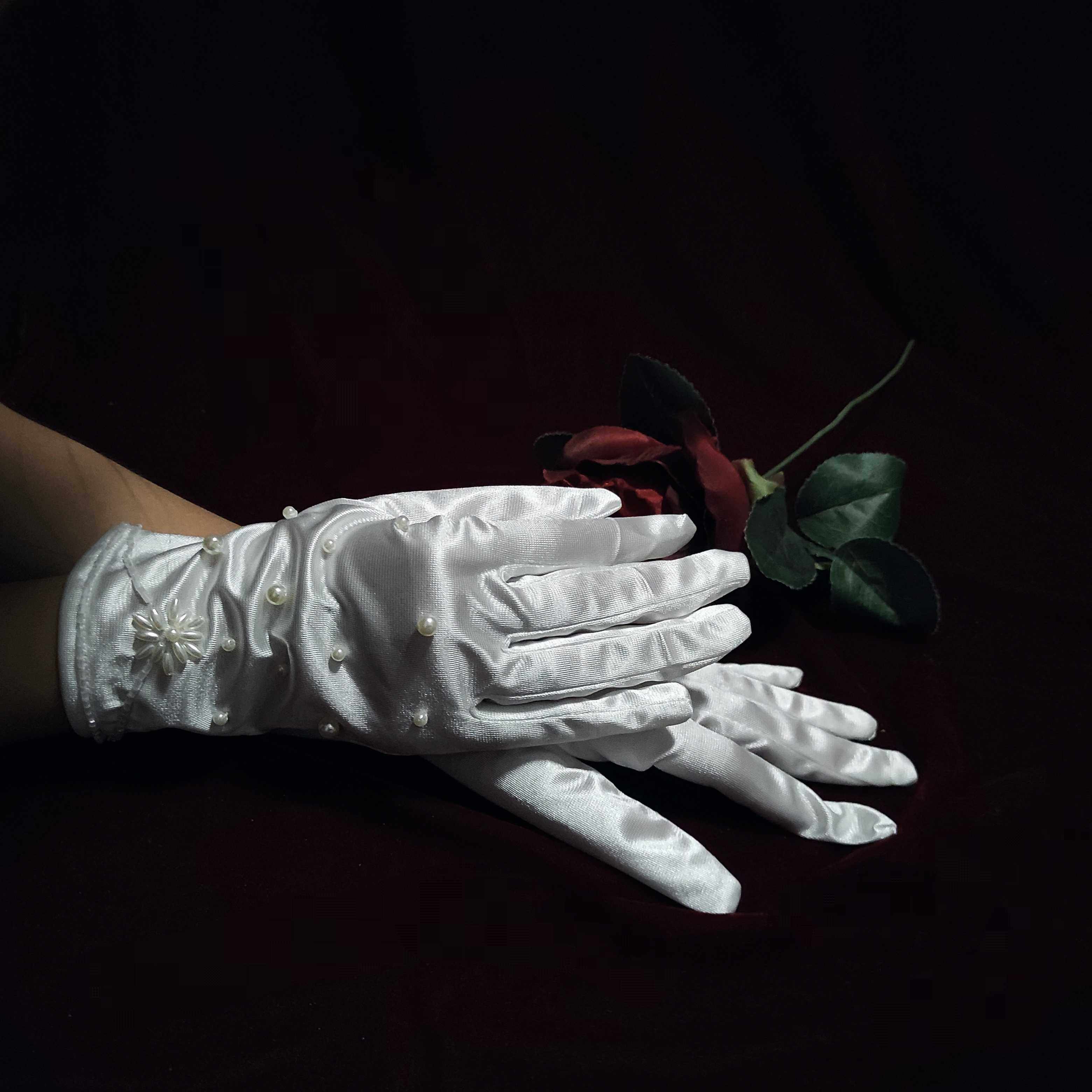 新款复古缎面钉珠手套短款森系新娘结婚配饰简约珍珠个人写真手套,服饰配件/皮带/帽子/围巾,婚纱手套,淘宝优惠券,粉丝福利购,淘宝优惠卷