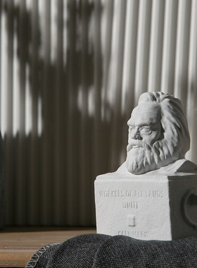 北欧人物雕塑摆件马克思石膏像艺术头像酒柜家居客厅桌面装饰品