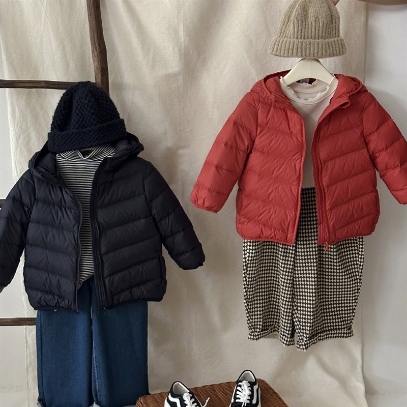 儿童轻薄羽绒服90绒新款女童婴儿宝宝连帽短款冬装男童中小童外套