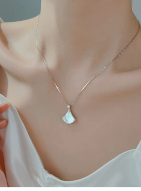 日常百搭贝母扇形项链女轻奢小众设计高级感小百搭气质颈链锁骨链