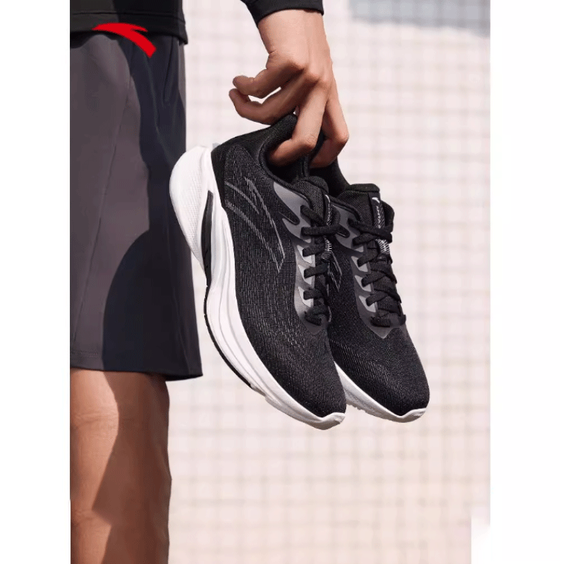 安踏羚跑5代丨轻质缓震回