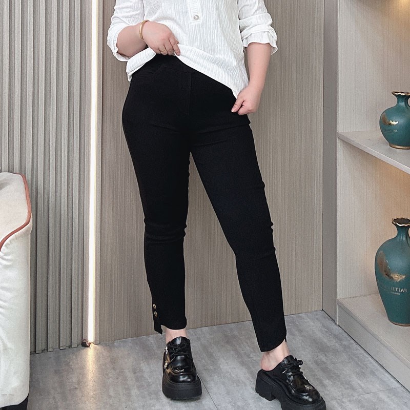 大码弹力气质钉扣小黑裤春秋2024新款小个子胖mm显瘦九分烟管裤子