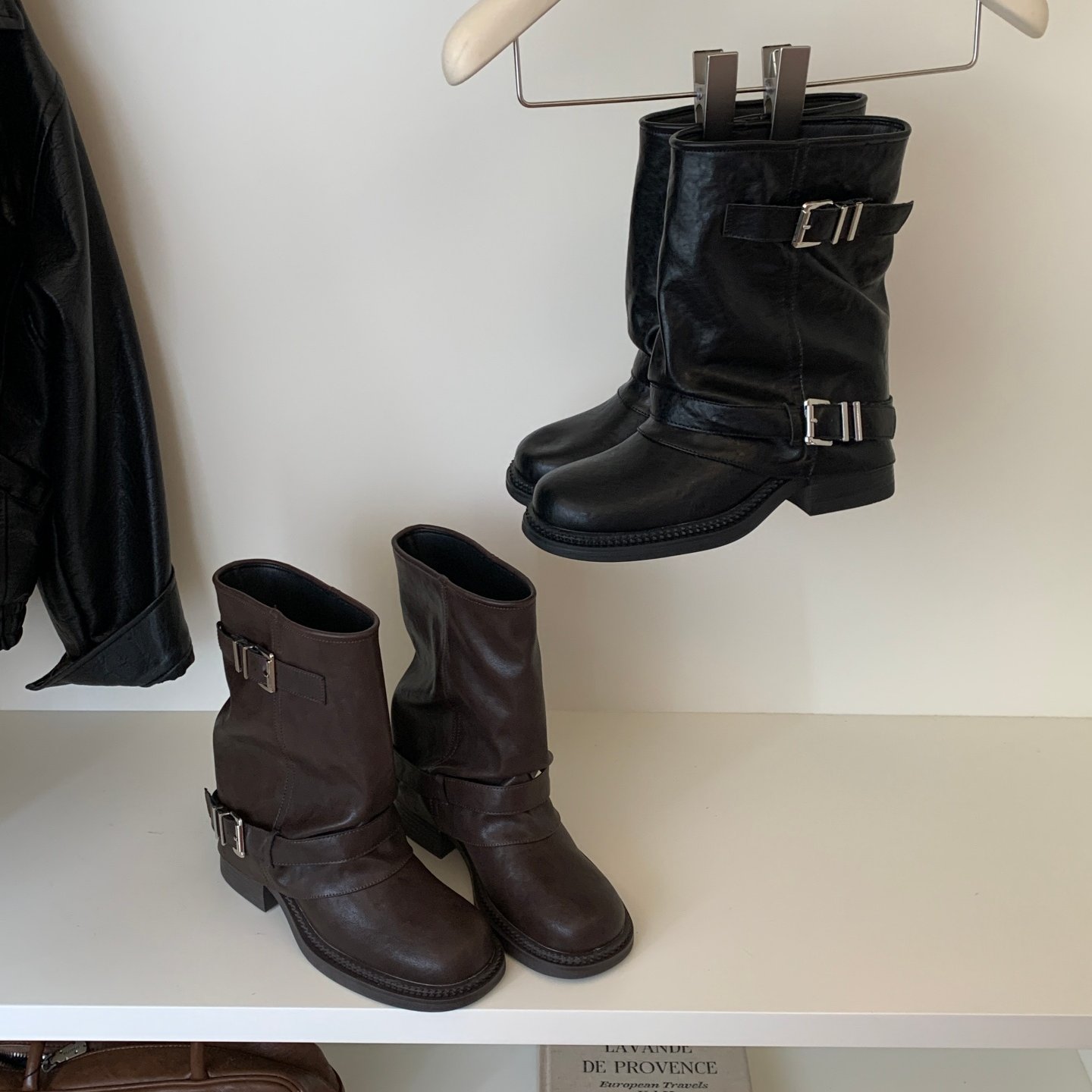 MIJILI SHOES新款韩版机车靴女短筒粗跟方头时装靴秋季皮带扣短靴