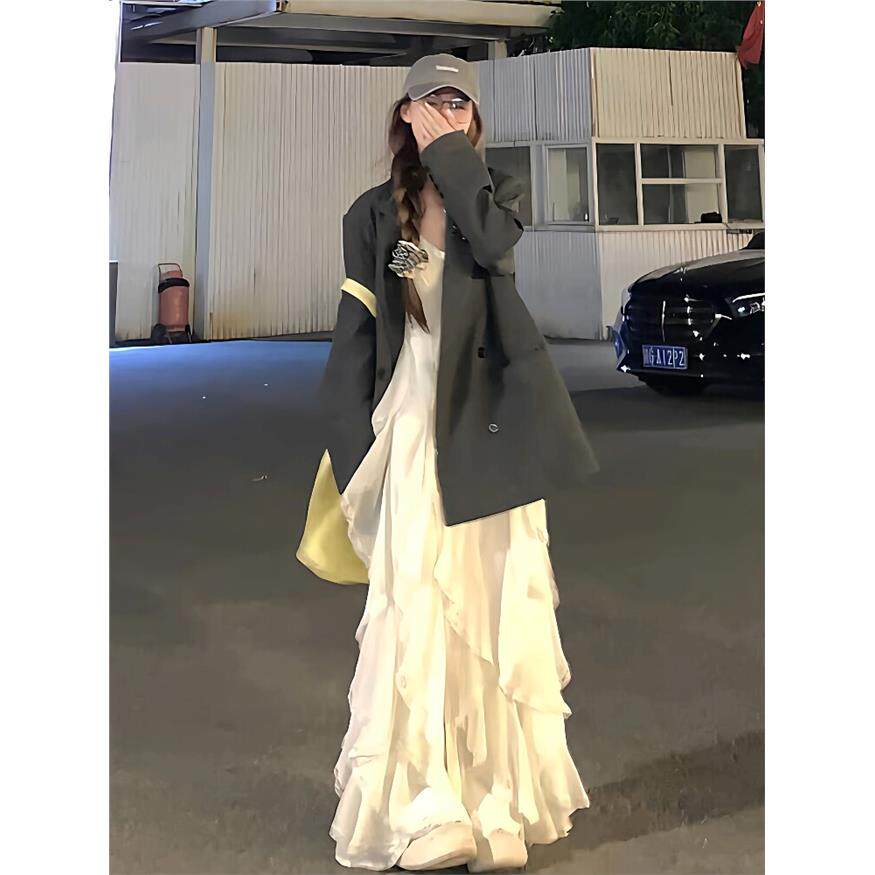 秋季搭配一整套ootd西装外套荷叶边吊带裙气质通勤减龄两件套装女