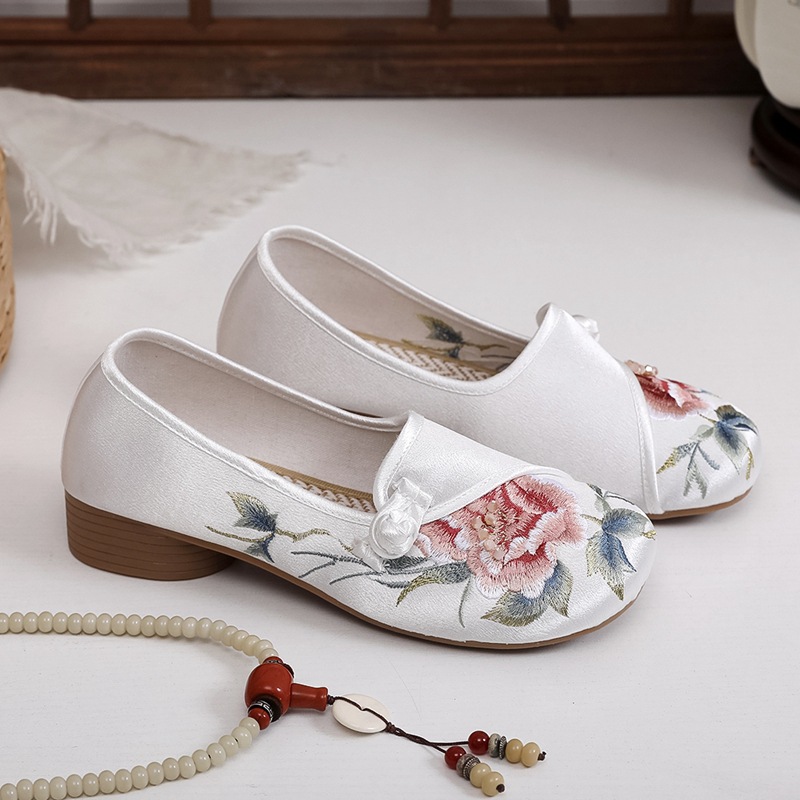 云梦集秋季绣花鞋女民族风女妈妈鞋软底粗跟复古新中式女单鞋