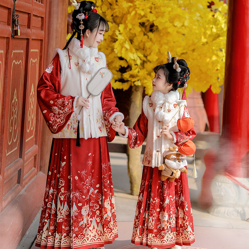 云梦集汉服女2025新款秋冬款女童加绒加厚比甲亲子套装拜年服日常
