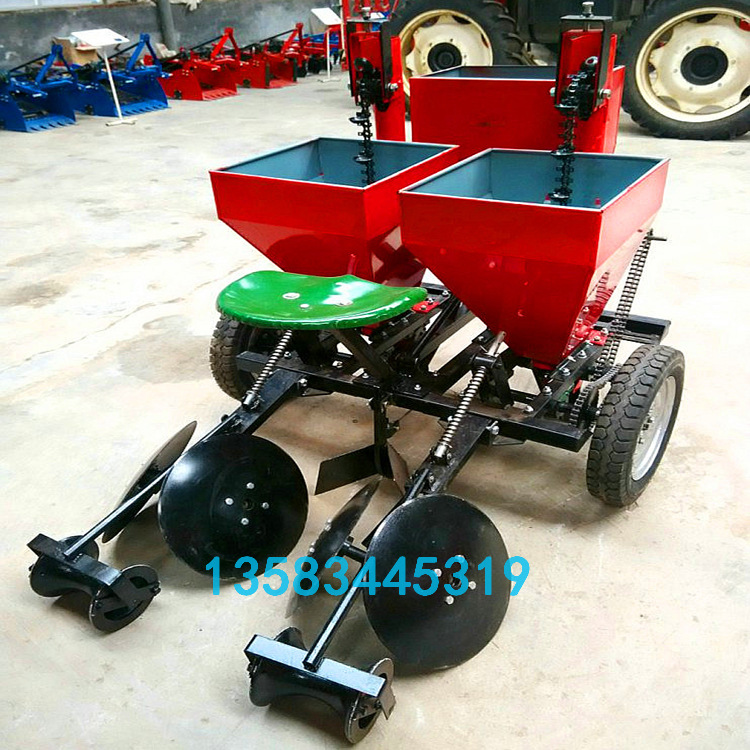 小型马铃薯洋芋土豆菊芋种植机厂家 后置悬挂双行土豆播种机ww