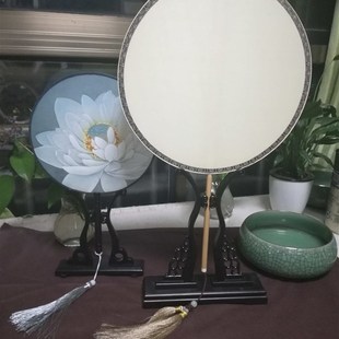 大型玉竹八瓣棠芭蕉小方格面熟绢空白团扇含扇架锦盒