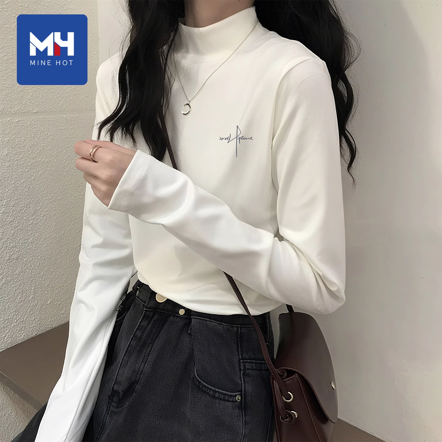 唐狮集团MH白色打底衫女秋冬