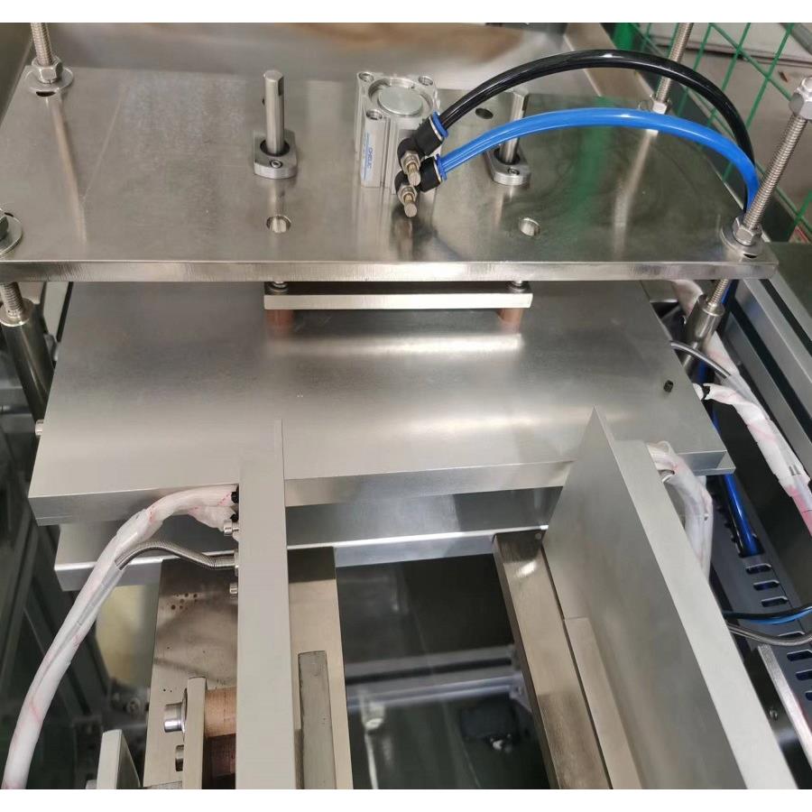 8香水盒半自动透明膜三维包装机 包机PF烟- 50 源头工厂