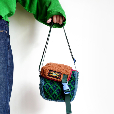 housedesign原创覆古毛绒单肩斜挎包小众新款加厚毛毛迷你手机包