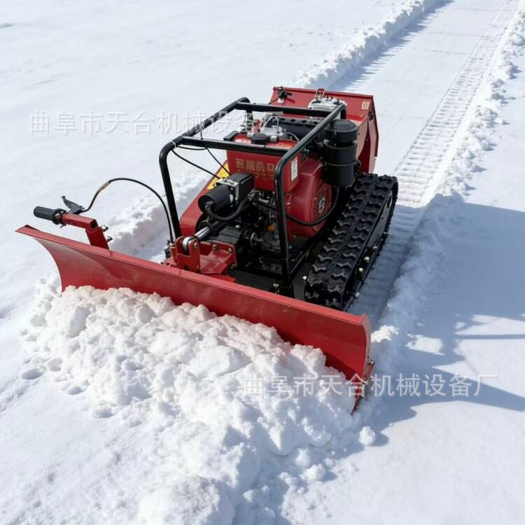 小型遥控推土机无人驾驶遥控扫雪机遥控割草机更换机具可做多种
