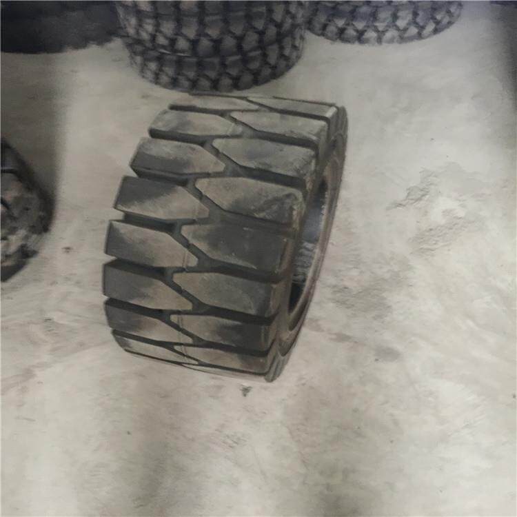 工程装载机实心轮胎 铲车实心轮胎 9.00-20轮胎加强型 耐磨 耐扎